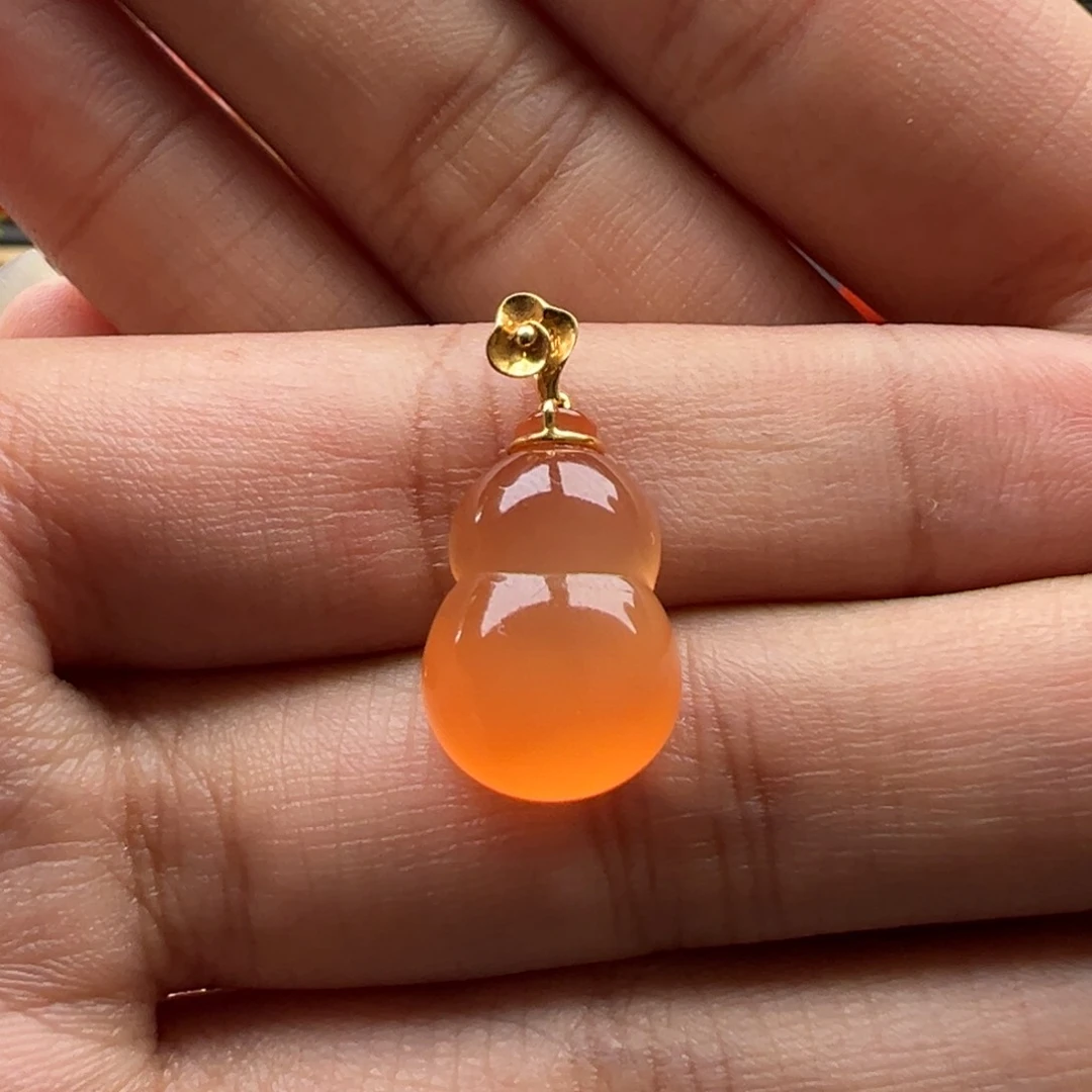 南红玛瑙吊坠18K金镶嵌