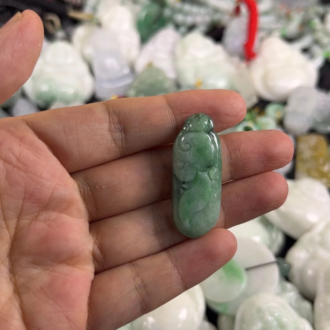 吊坠(不含链)未镶嵌翡翠