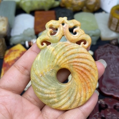 蛇纹石玉未镶嵌颈饰15