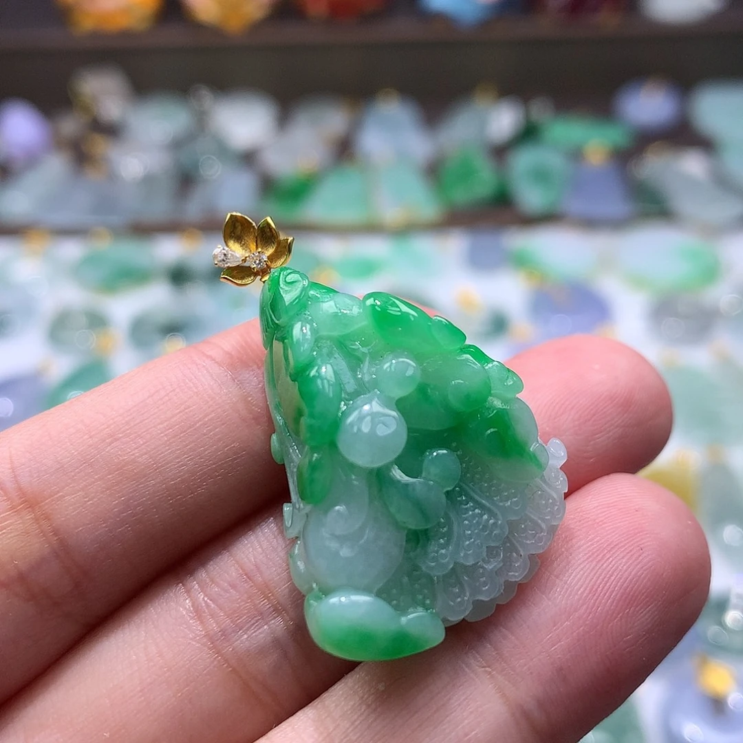 翡翠未镶嵌颈饰翡翠