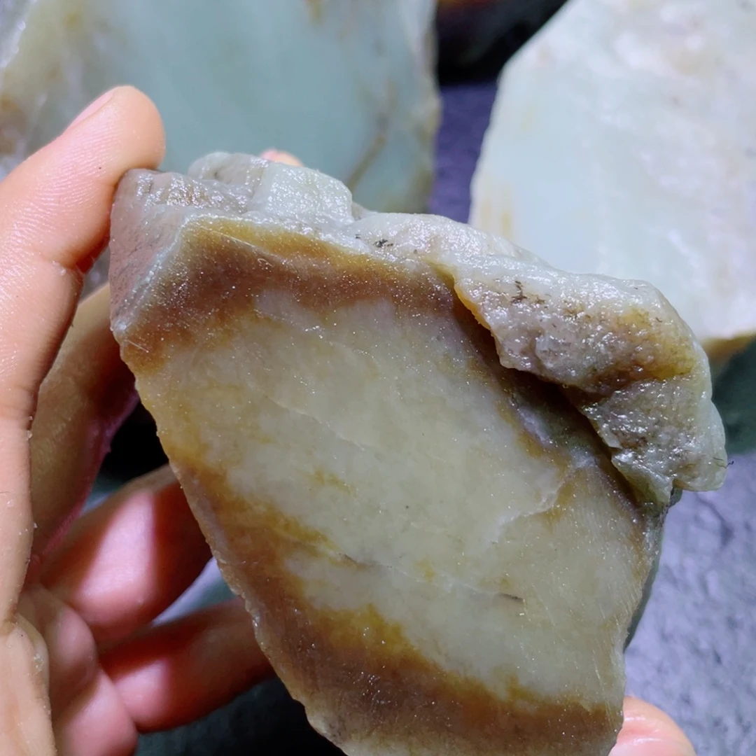 和田玉未镶嵌珠宝半成品