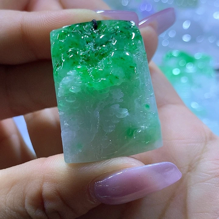翡翠未镶嵌颈饰天然翡翠A货吊坠