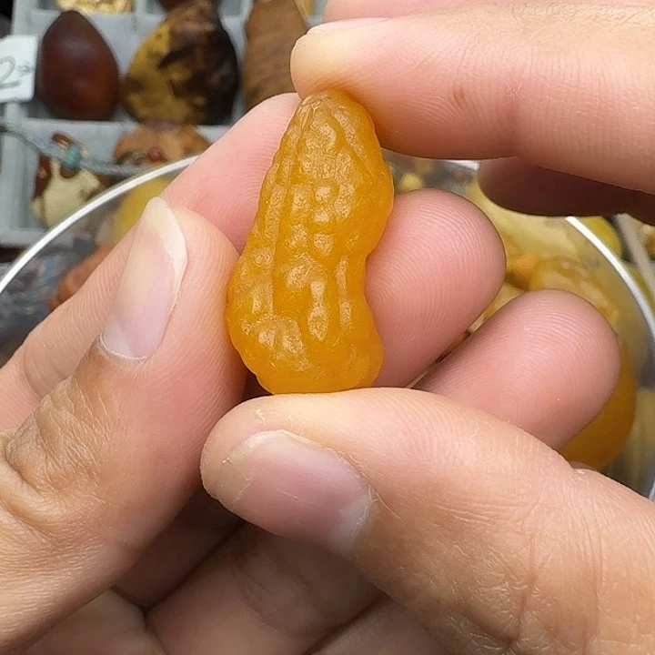 蜜蜡未镶嵌裸石天然蜜蜡海飘吊坠