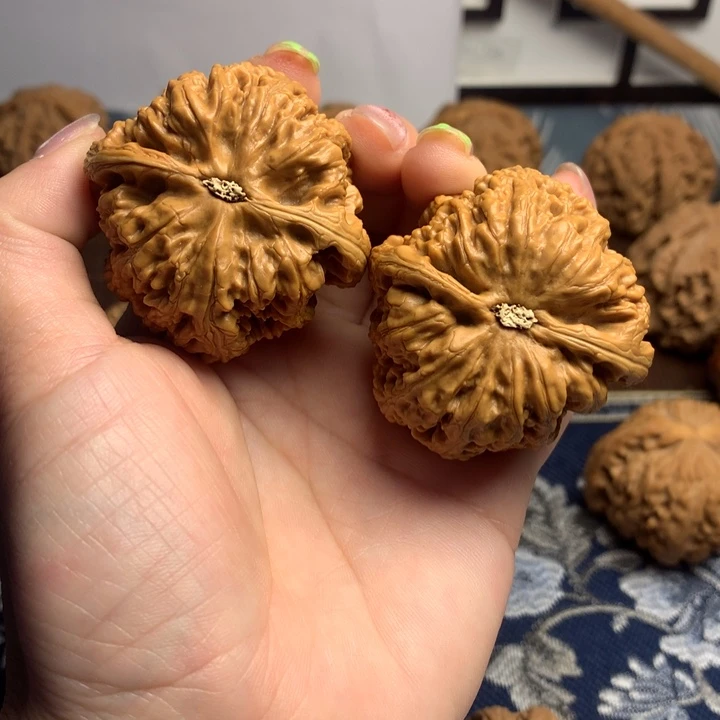 吊坠文玩核桃终****游粗筋