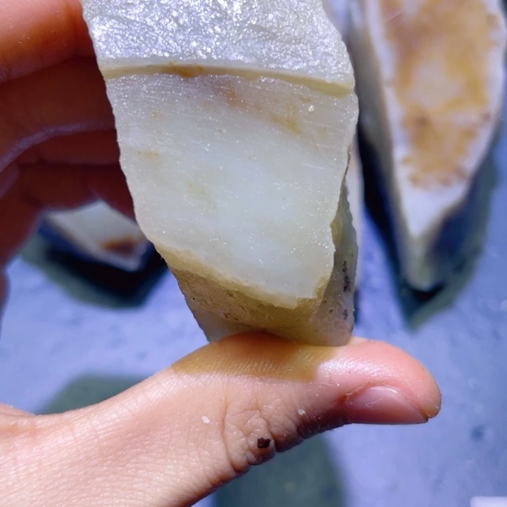 和田玉未镶嵌珠宝半成品