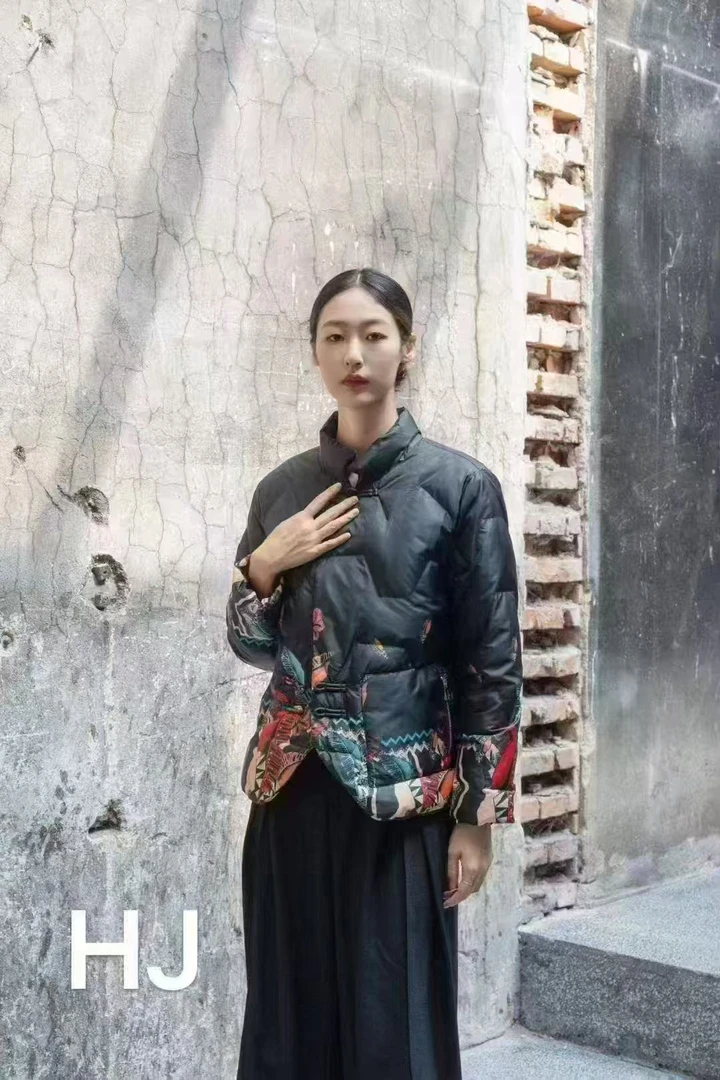 高端印花盘扣羽绒服67A002