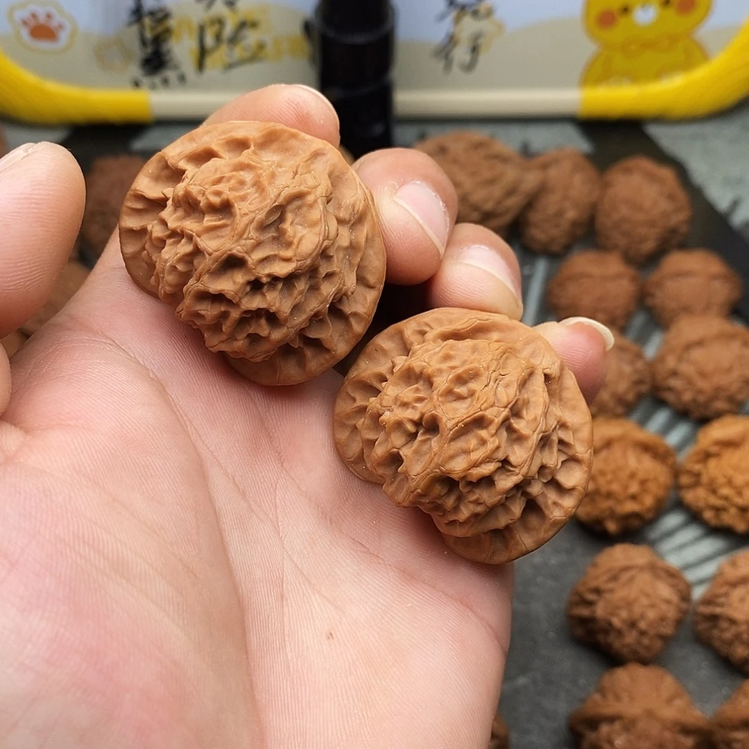 文玩核桃把件宫灯