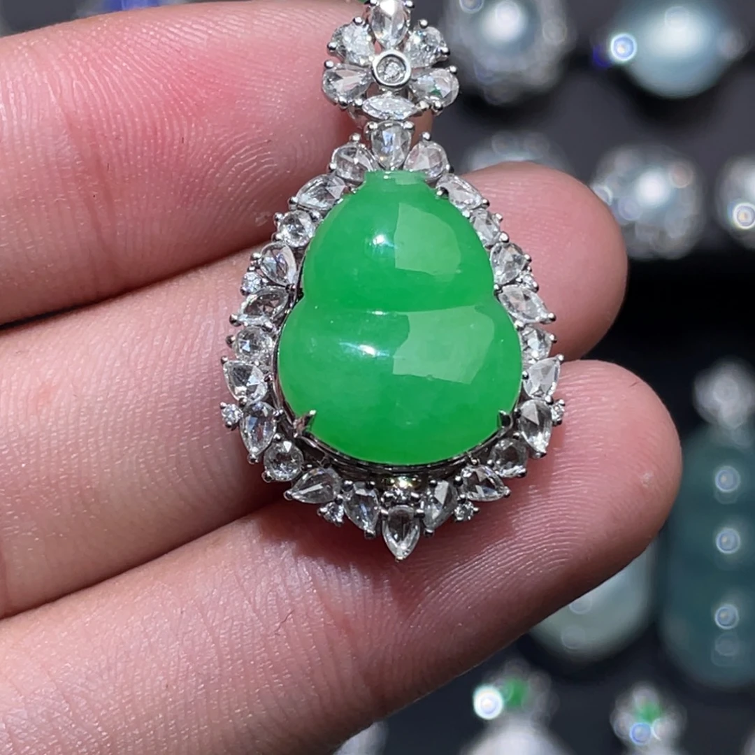 翡翠18K金镶嵌项链