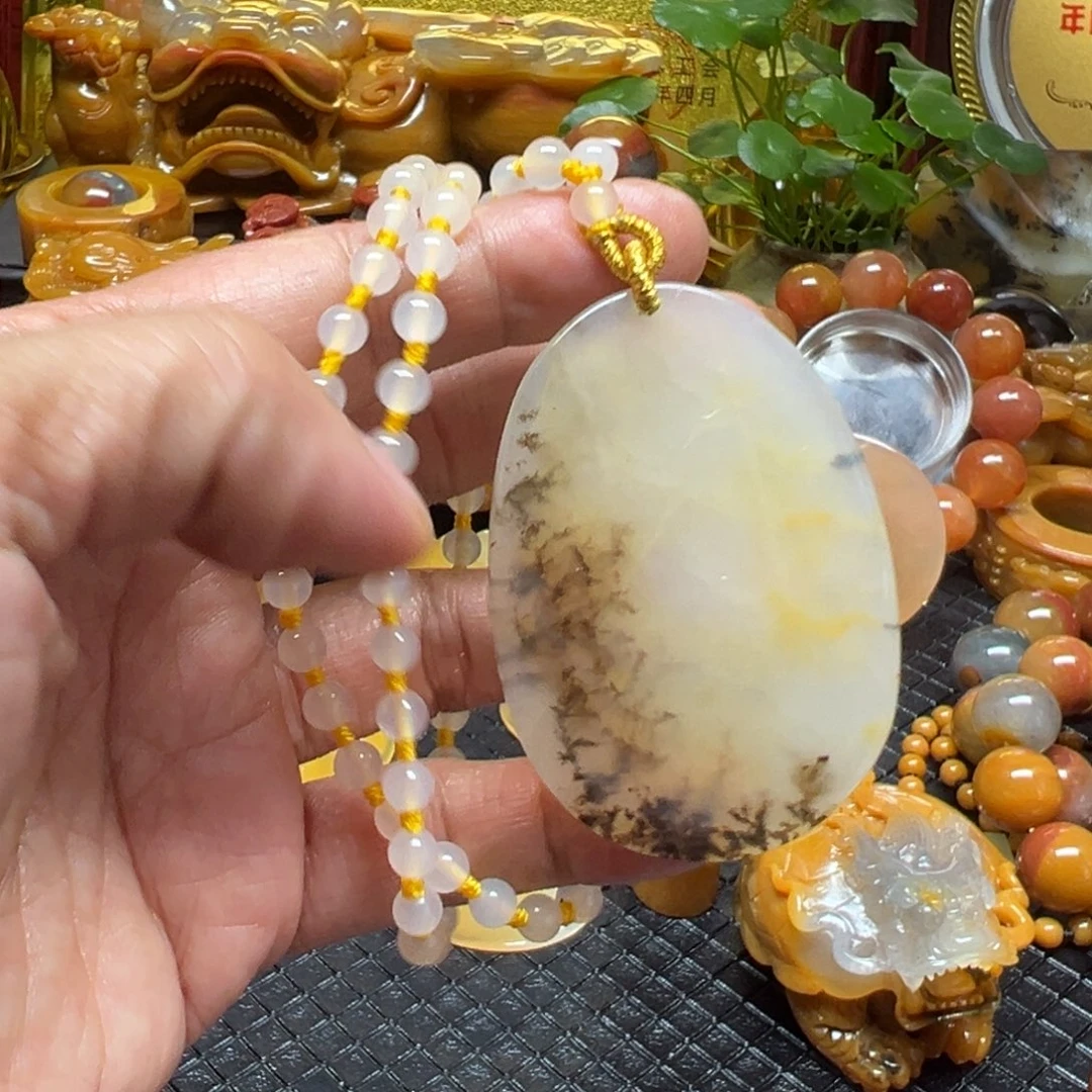 石英质玉未镶嵌颈饰