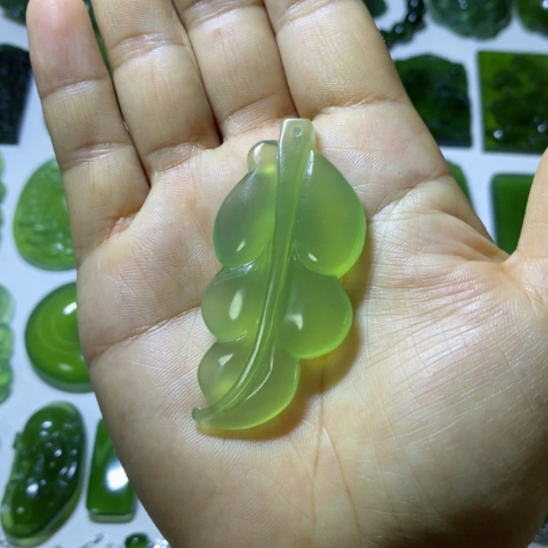 【闪购商品】未镶嵌蛇纹石玉颈饰
