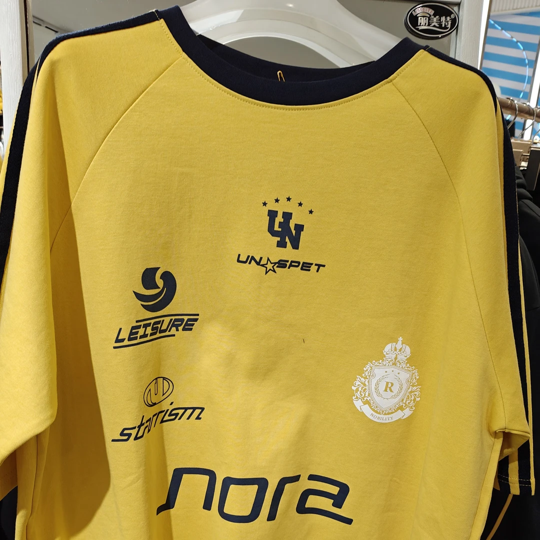 咔嗞咔嗞圆领T恤