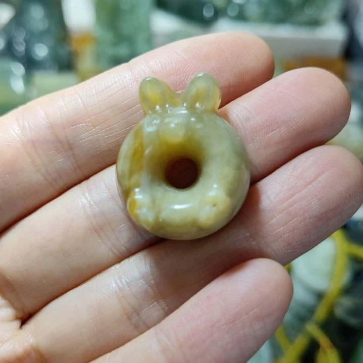 岫玉未镶嵌挂坠款式
