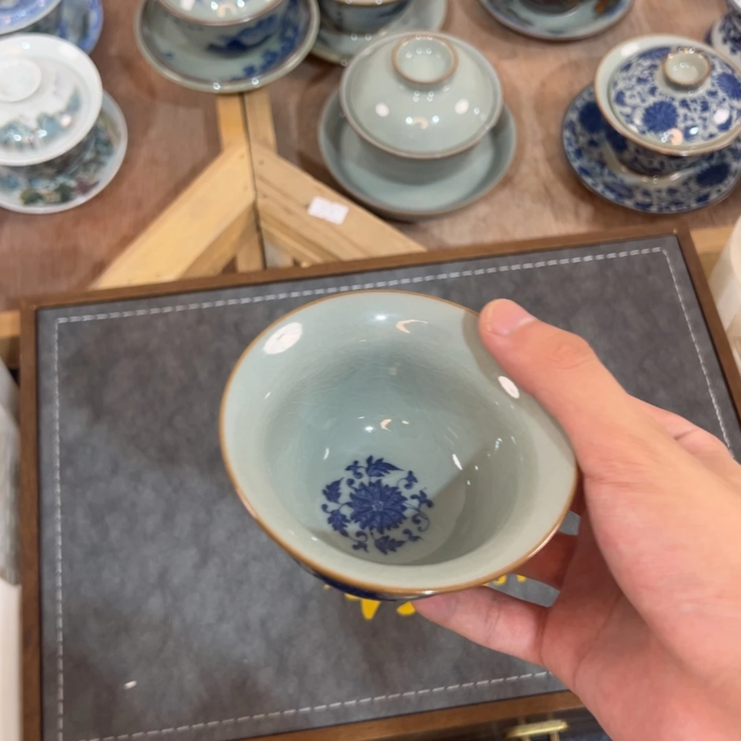 淘泥青花缠枝莲杯微瑕