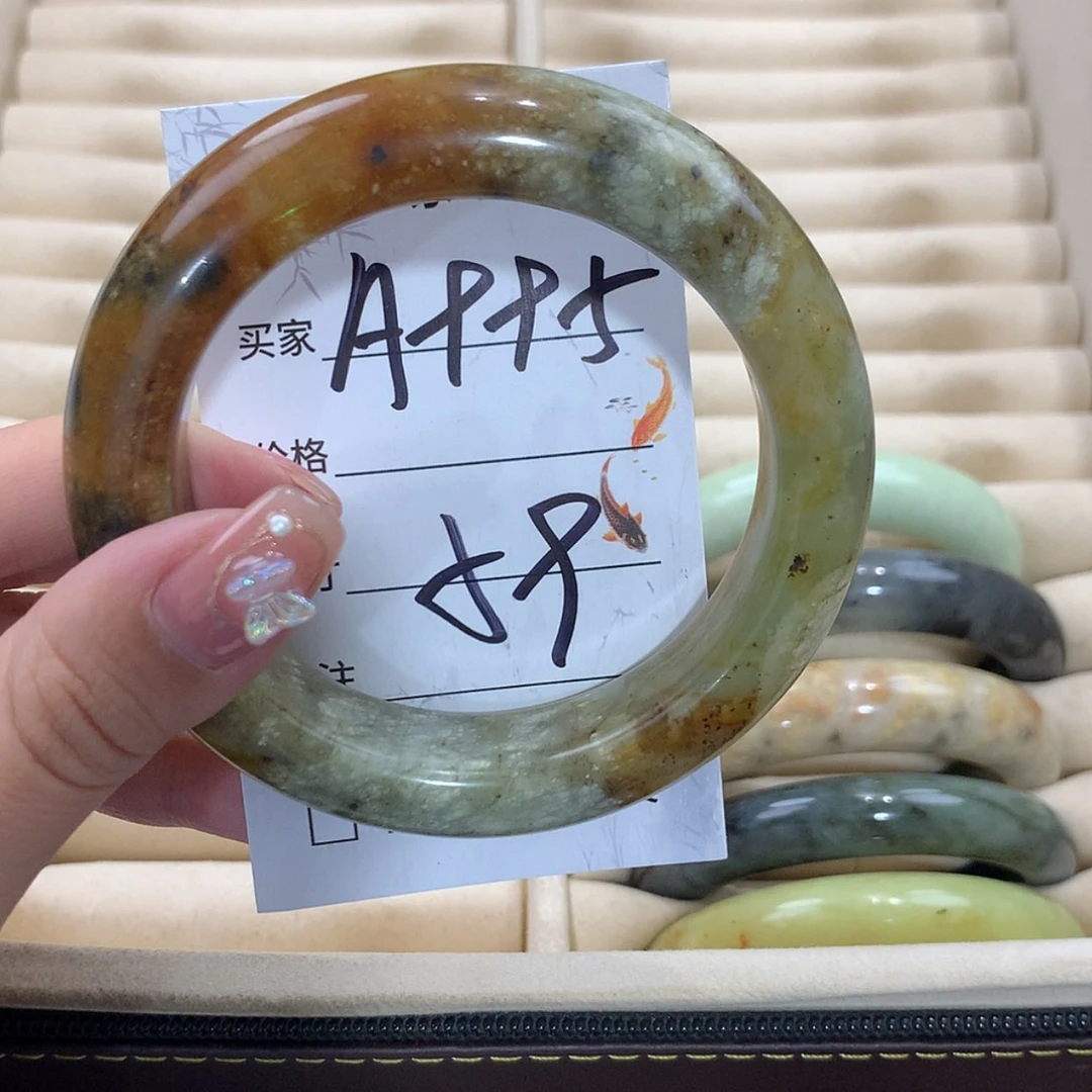 【闪购商品】未镶嵌蛇纹石玉手镯