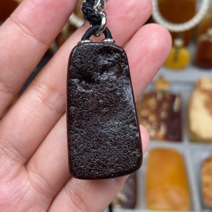 【闪购商品】未镶嵌颈饰琥珀