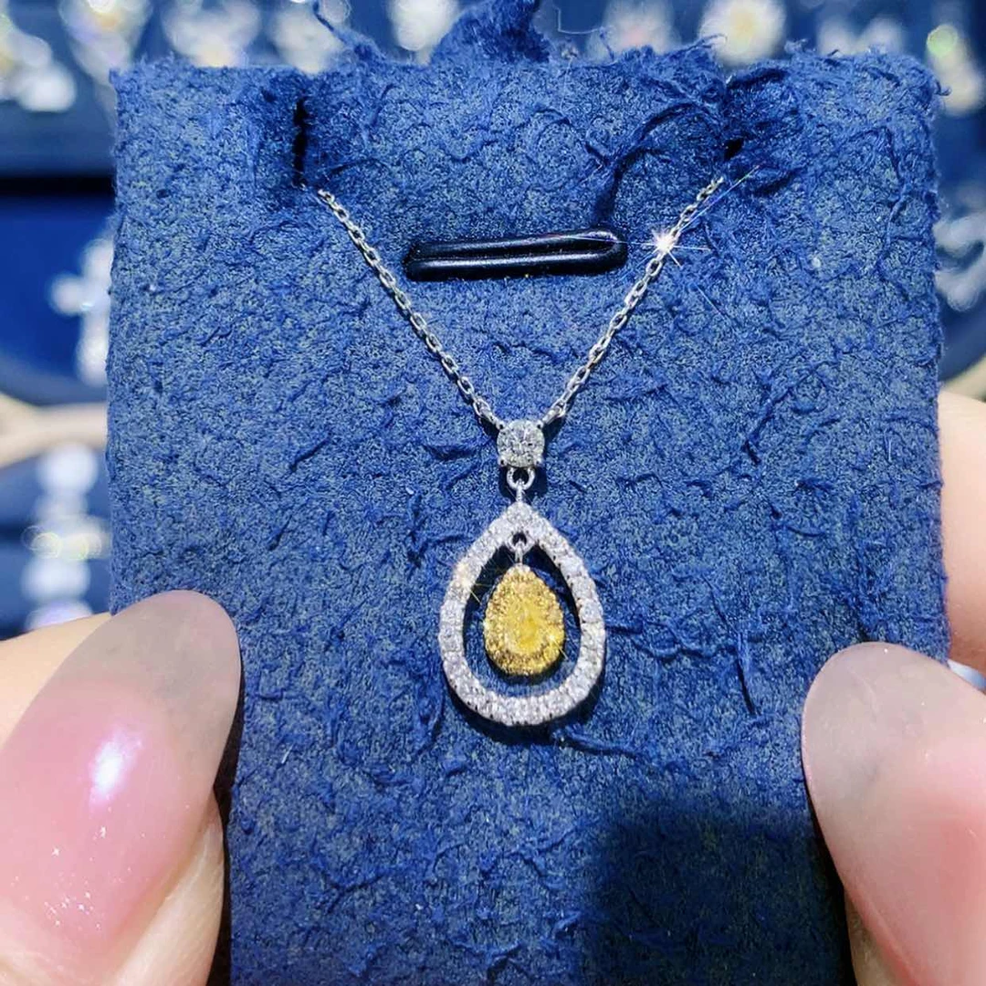 【闪购商品】18K金镶嵌钻石颈饰黄钻