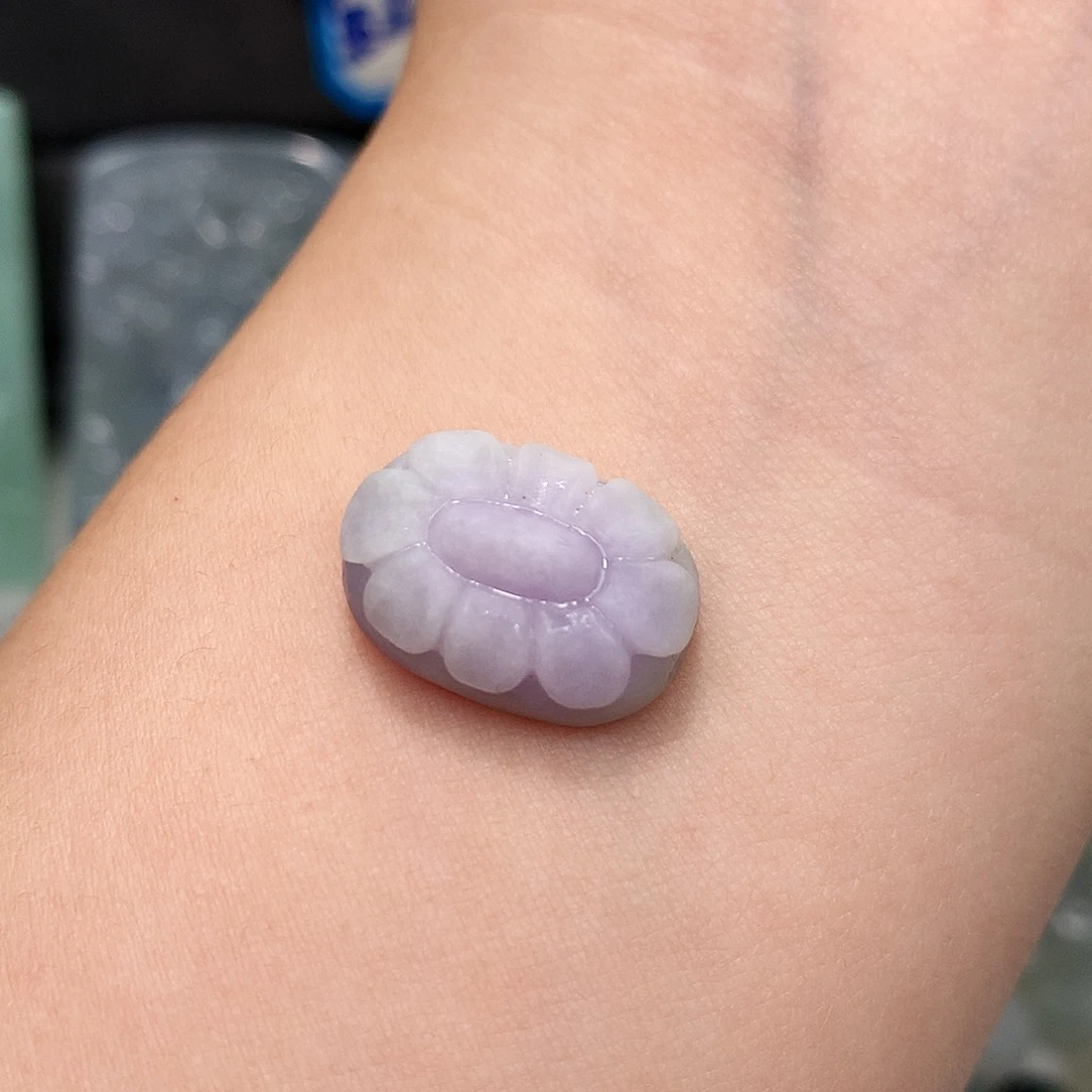 翡翠未镶嵌颈饰小花花