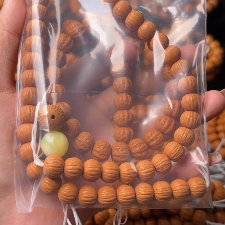 雲***…猴头核桃吊坠111111111111