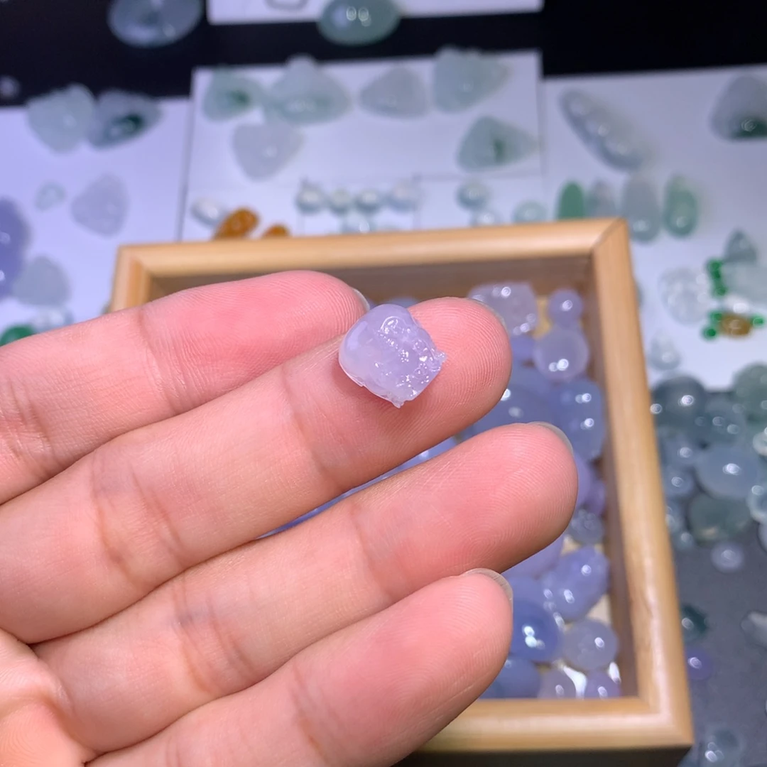 颈饰未镶嵌翡翠貔貅