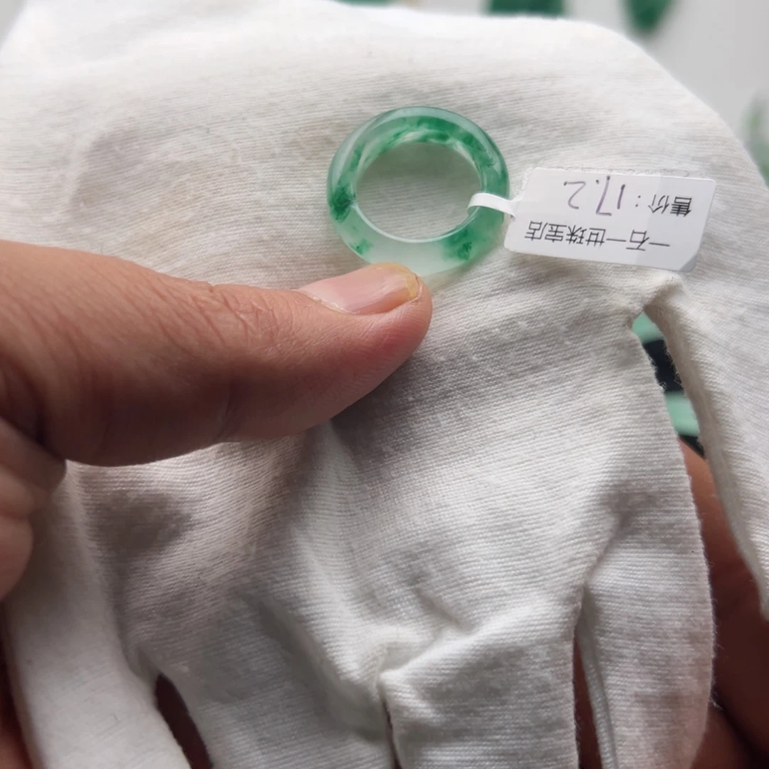 石英质玉未镶嵌戒指