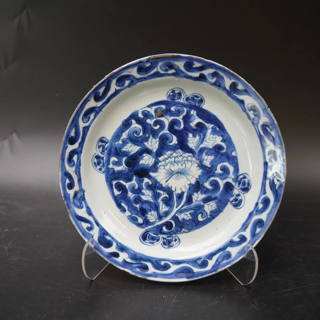 Lot.25081006明万历青花缠枝花卉纹赏盘 直径：约20.6cm
