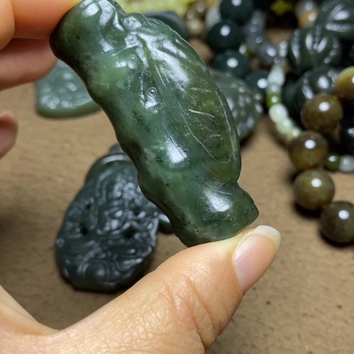 颈饰未镶嵌和田玉