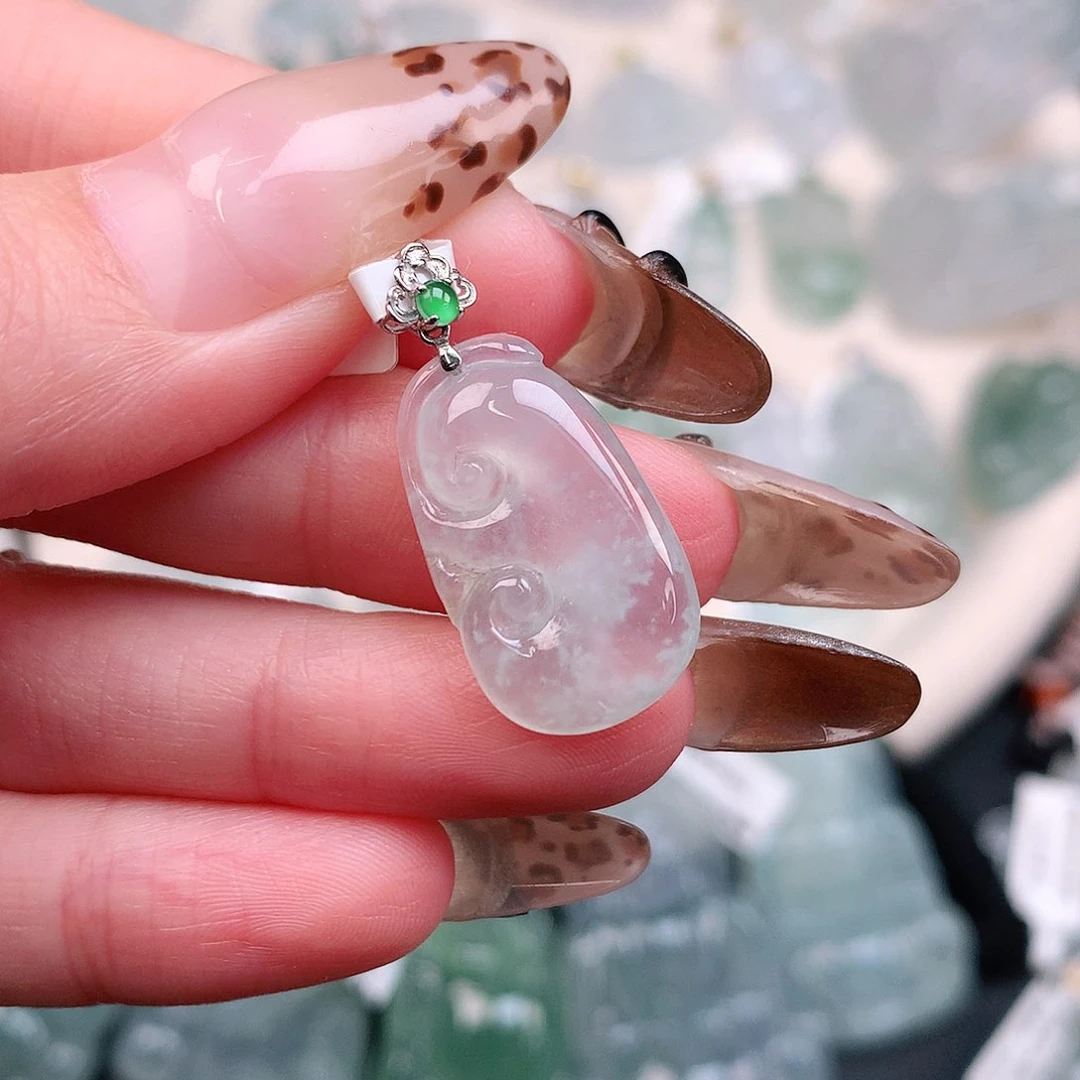 翡翠颈饰18K金镶嵌冰如意22，13，4