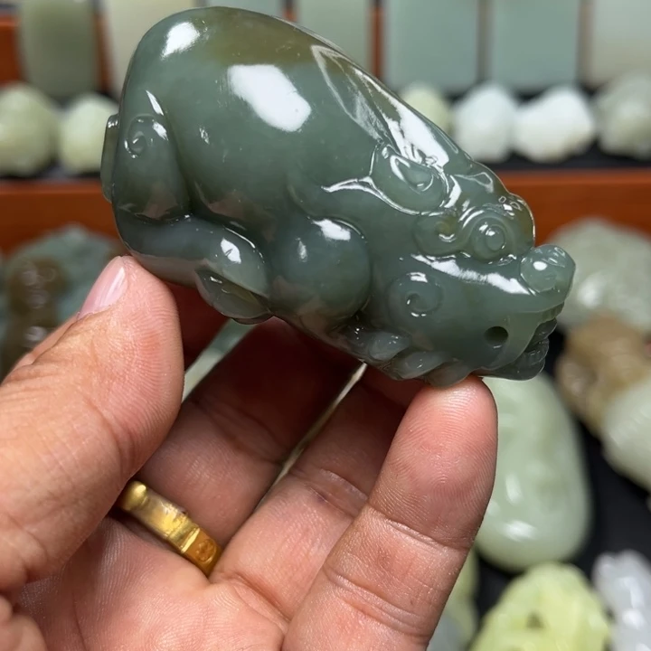 小***子未镶嵌和田玉挂件