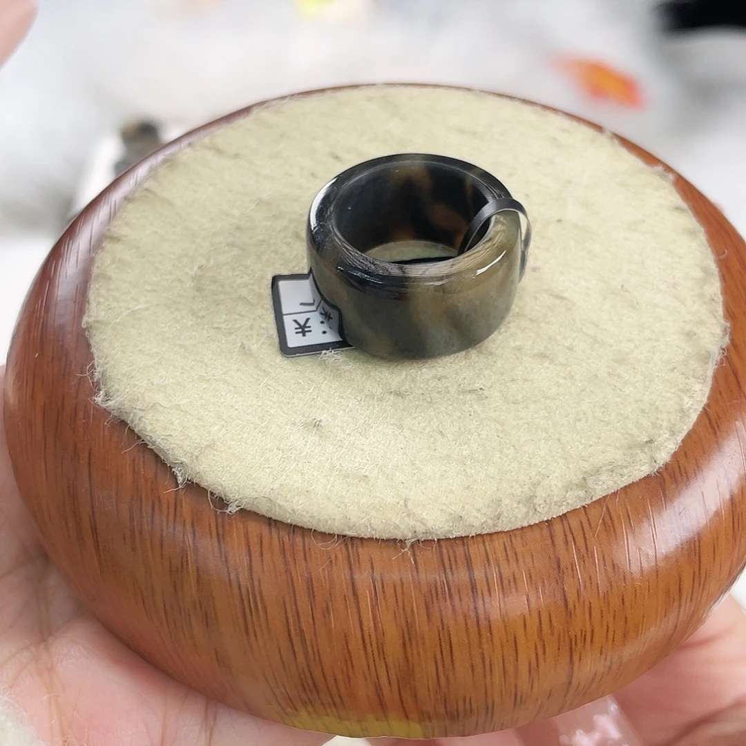 和田玉未镶嵌戒指c8。腰花圆切。17.2。不退换