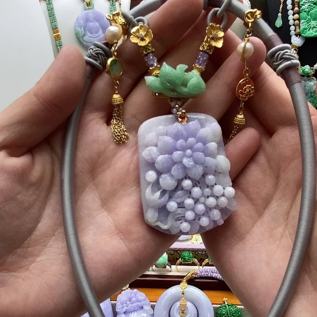 翡翠未镶嵌颈饰吊坠