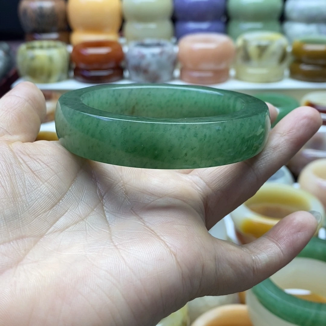 邳***货石英质玉未镶嵌手镯