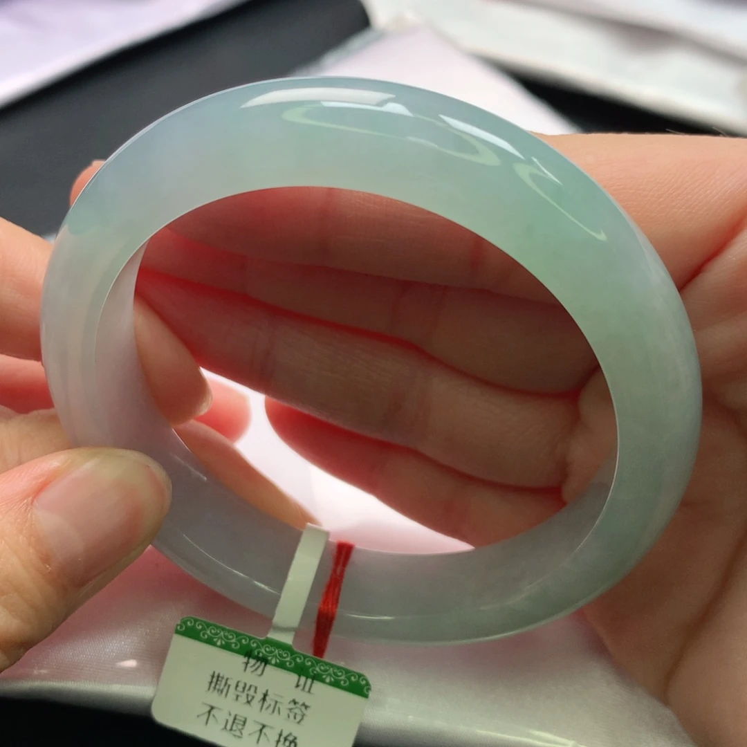 翡翠手镯未镶嵌5657圈