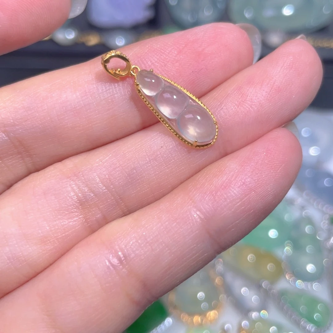 颈饰18K金镶嵌翡翠翡翠