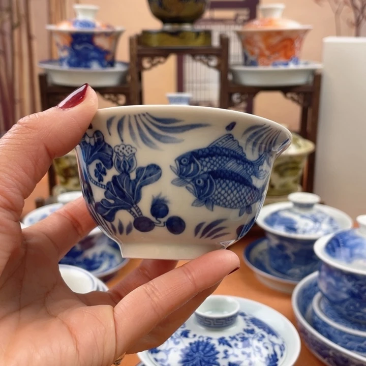 陶摆件青花鱼藻纹压手杯
