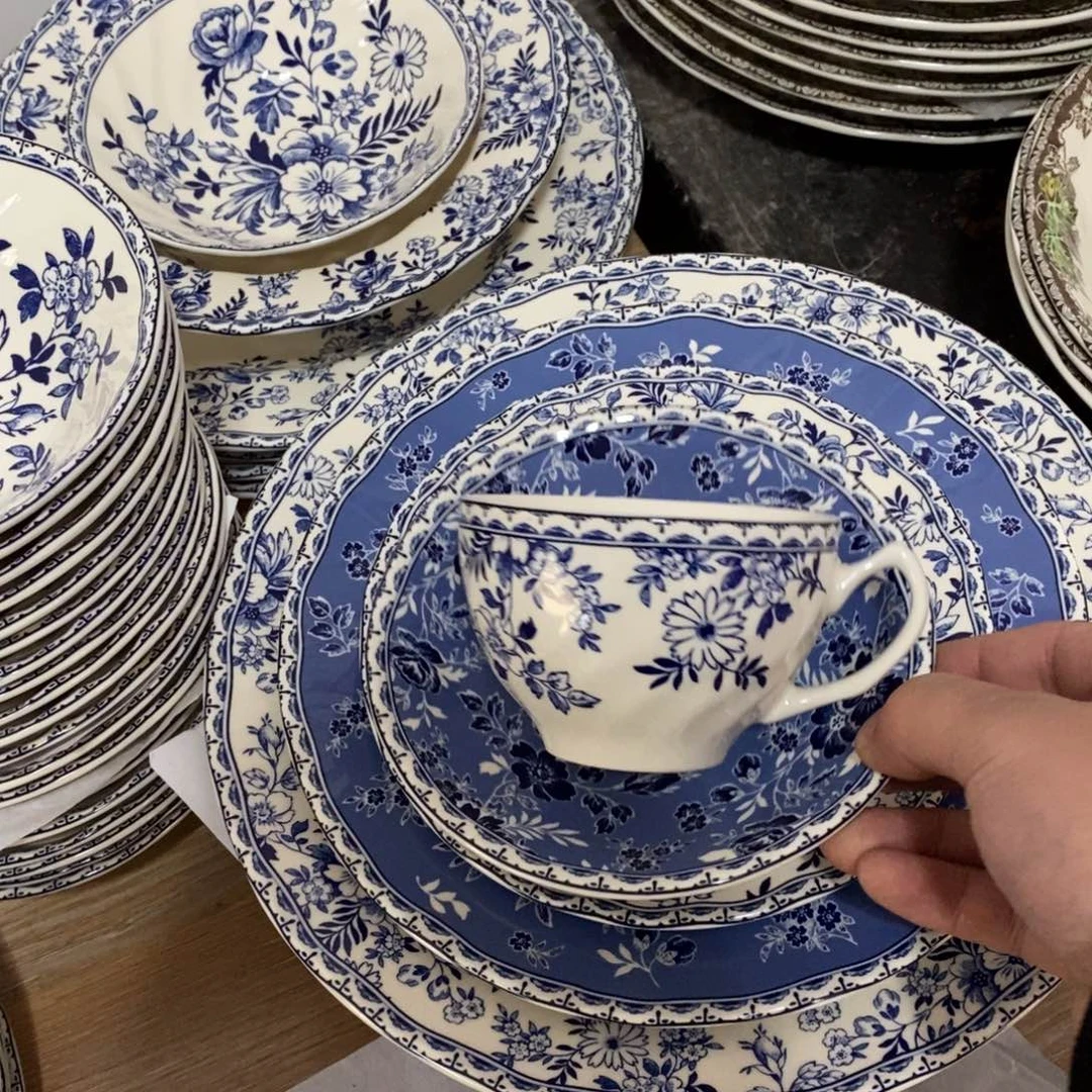 瓷微瑕青花咖啡杯碟