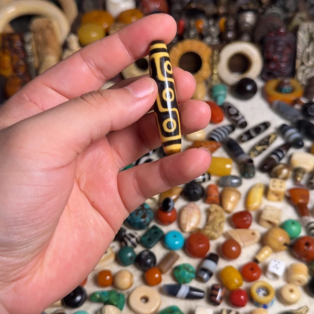 禅***）颈饰琉璃珠子如图