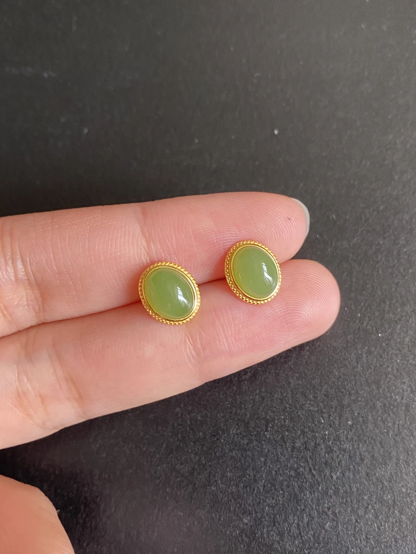 S925银和田玉碧玉椭圆小耳钉