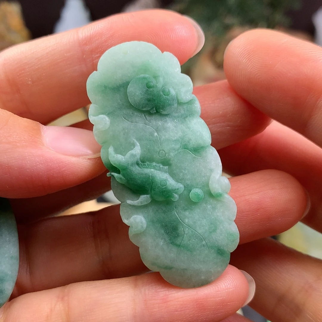 定制翡翠未镶嵌鱼