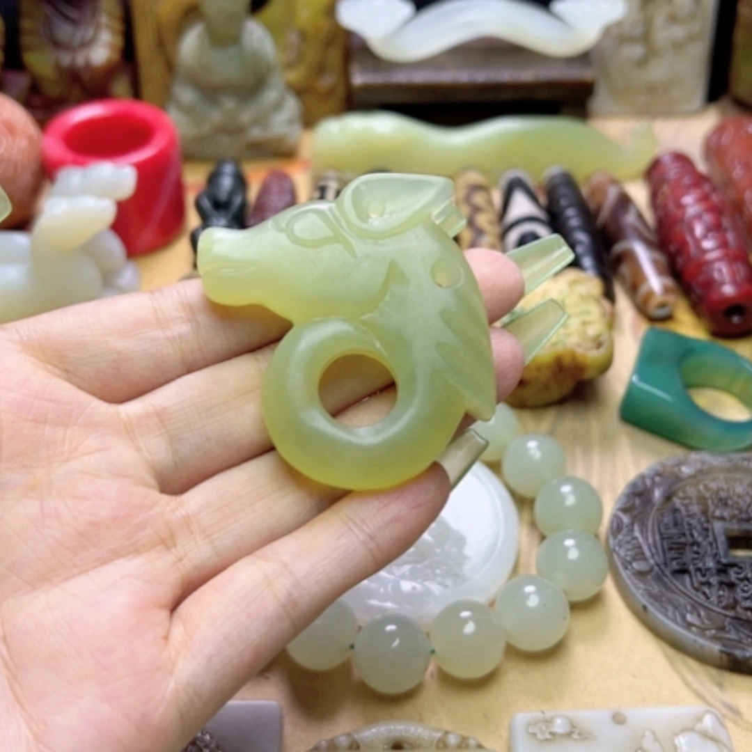 【闪购商品】蛇纹石玉未镶嵌颈饰