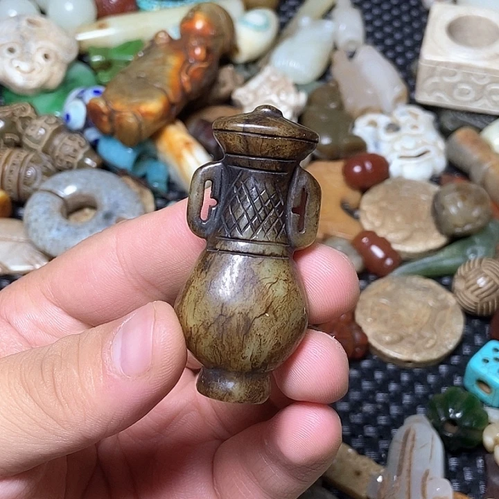 和田玉未镶嵌颈饰80