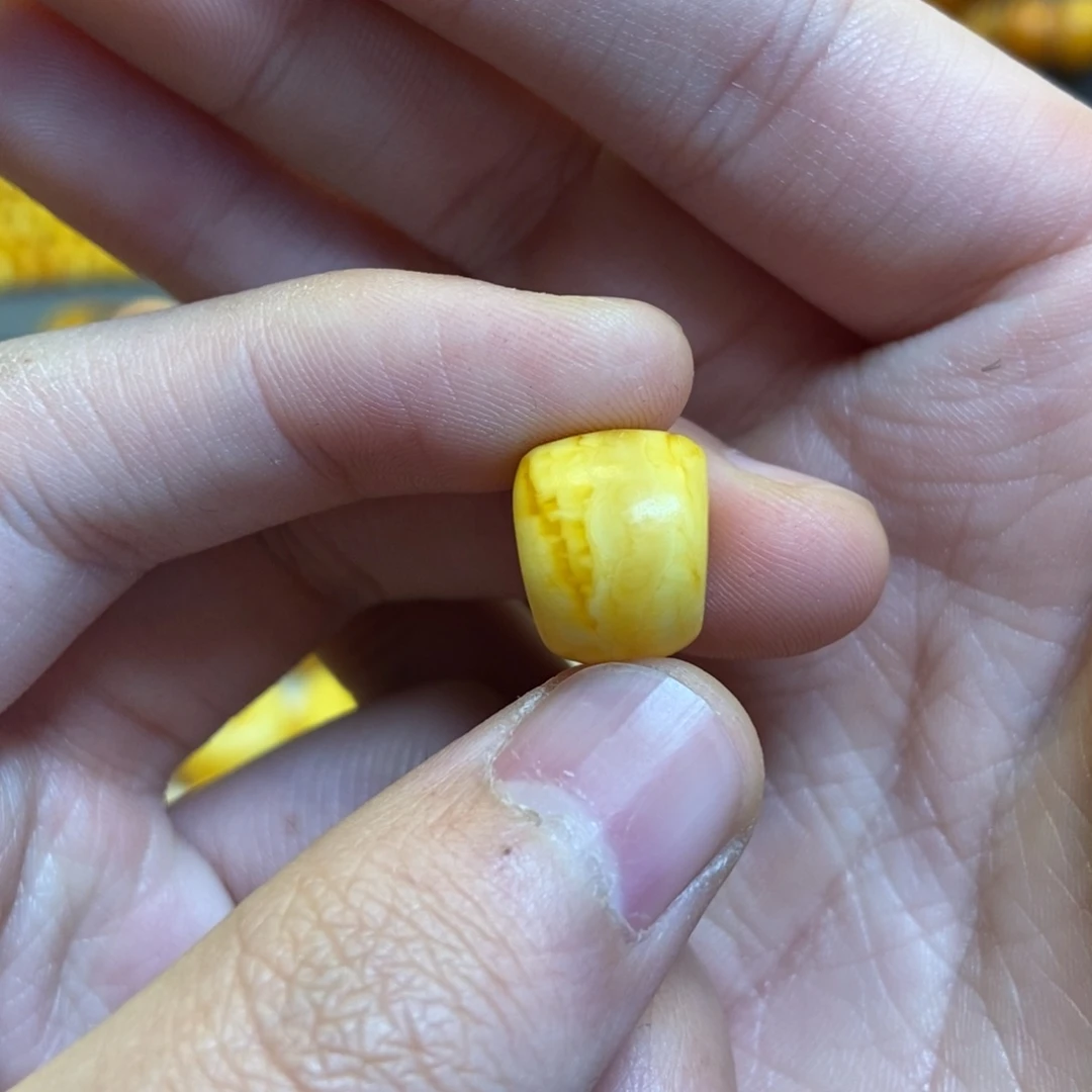 琥珀珠宝奇石未镶嵌林****明