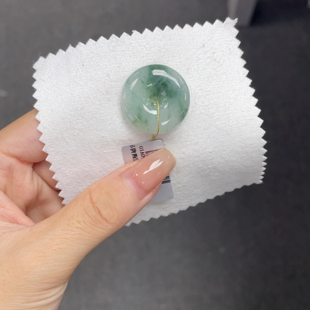 颈饰未镶嵌翡翠平安扣