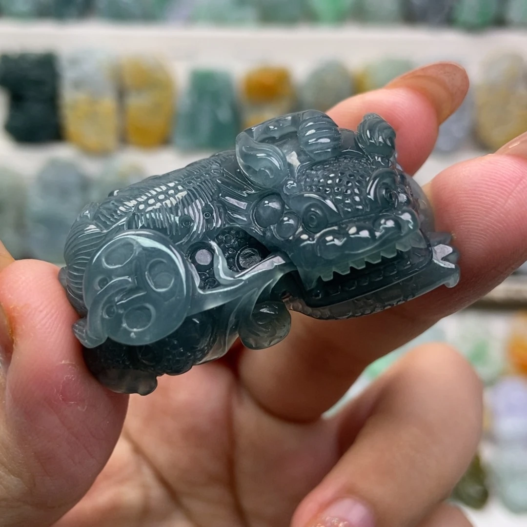 翡翠未镶嵌吊坠(赠链)