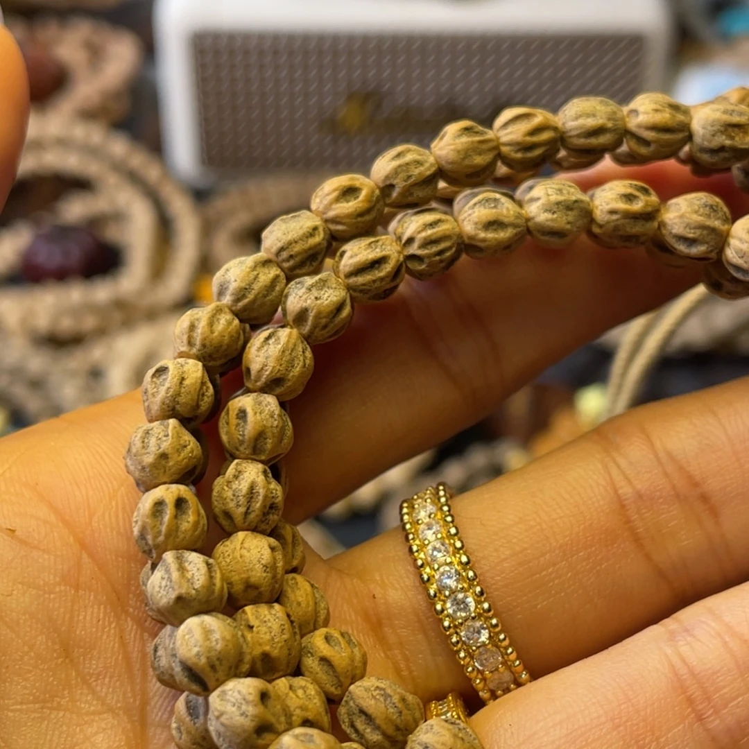 K***N吊坠柏香籽/百香籽