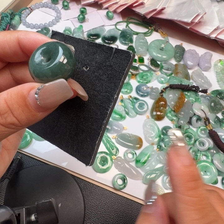 吊坠(不含链)未镶嵌翡翠83