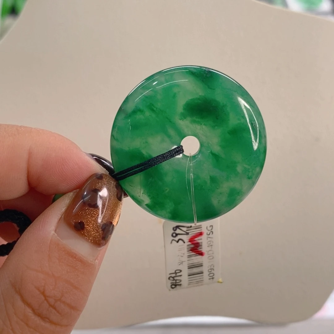 石英质玉未镶嵌颈饰