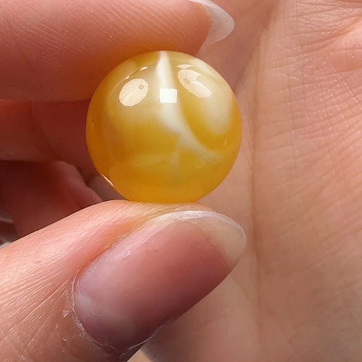 蜜蜡未镶嵌珠宝奇石