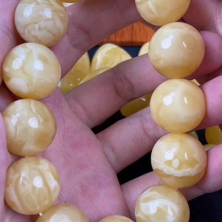 未镶嵌琥珀裸石微瑕