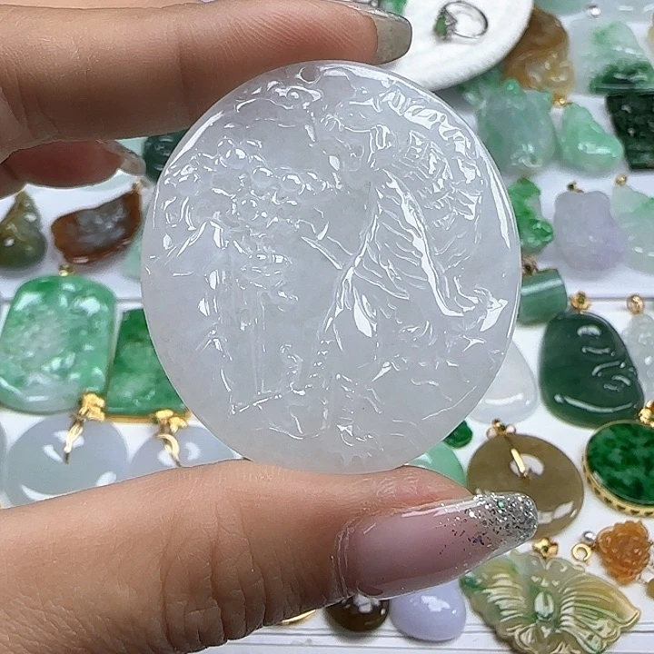 翡翠颈饰未镶嵌白冰虎牌