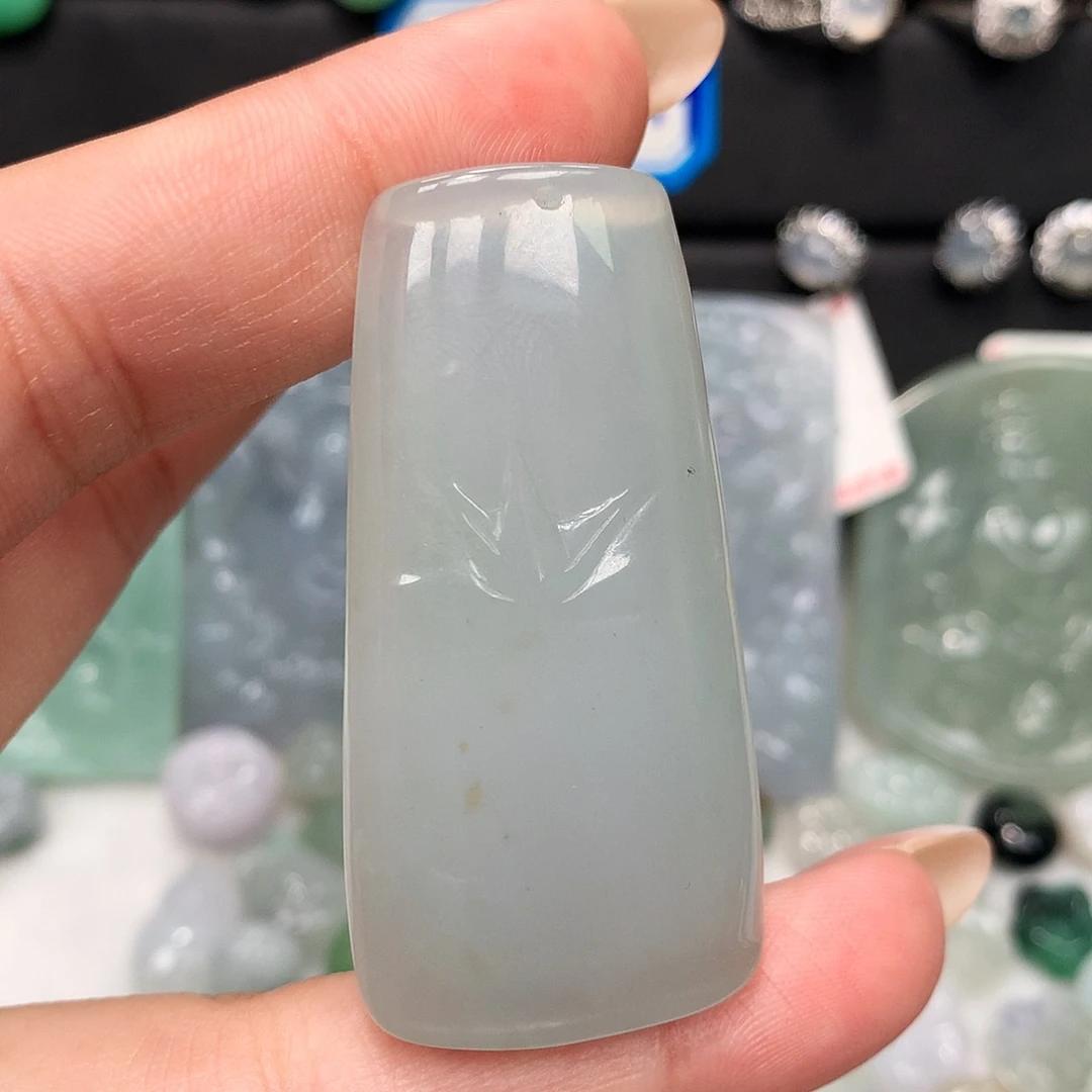 翡翠未镶嵌颈饰竹节